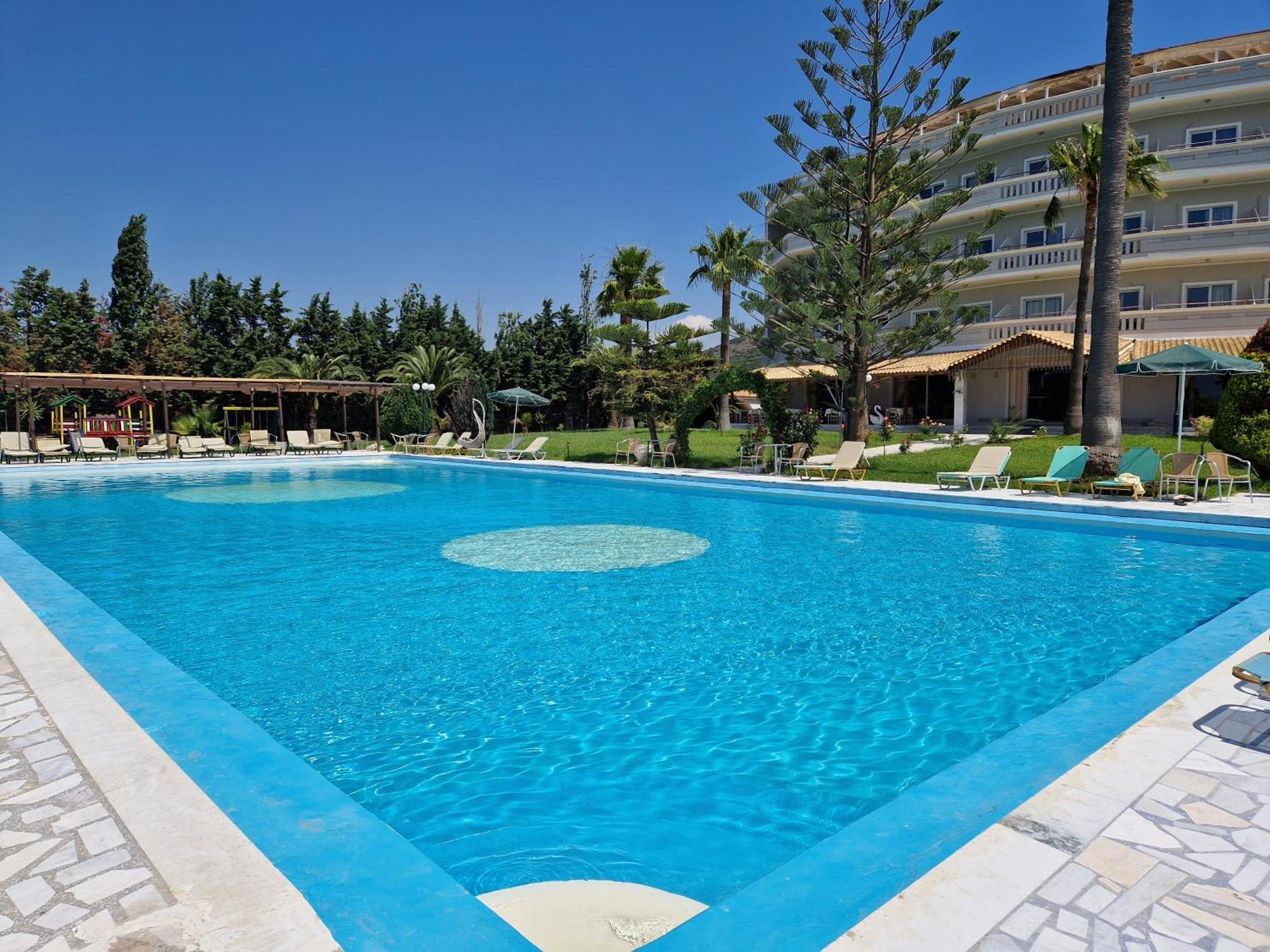 Regina Hotel Kissamos Exterior photo