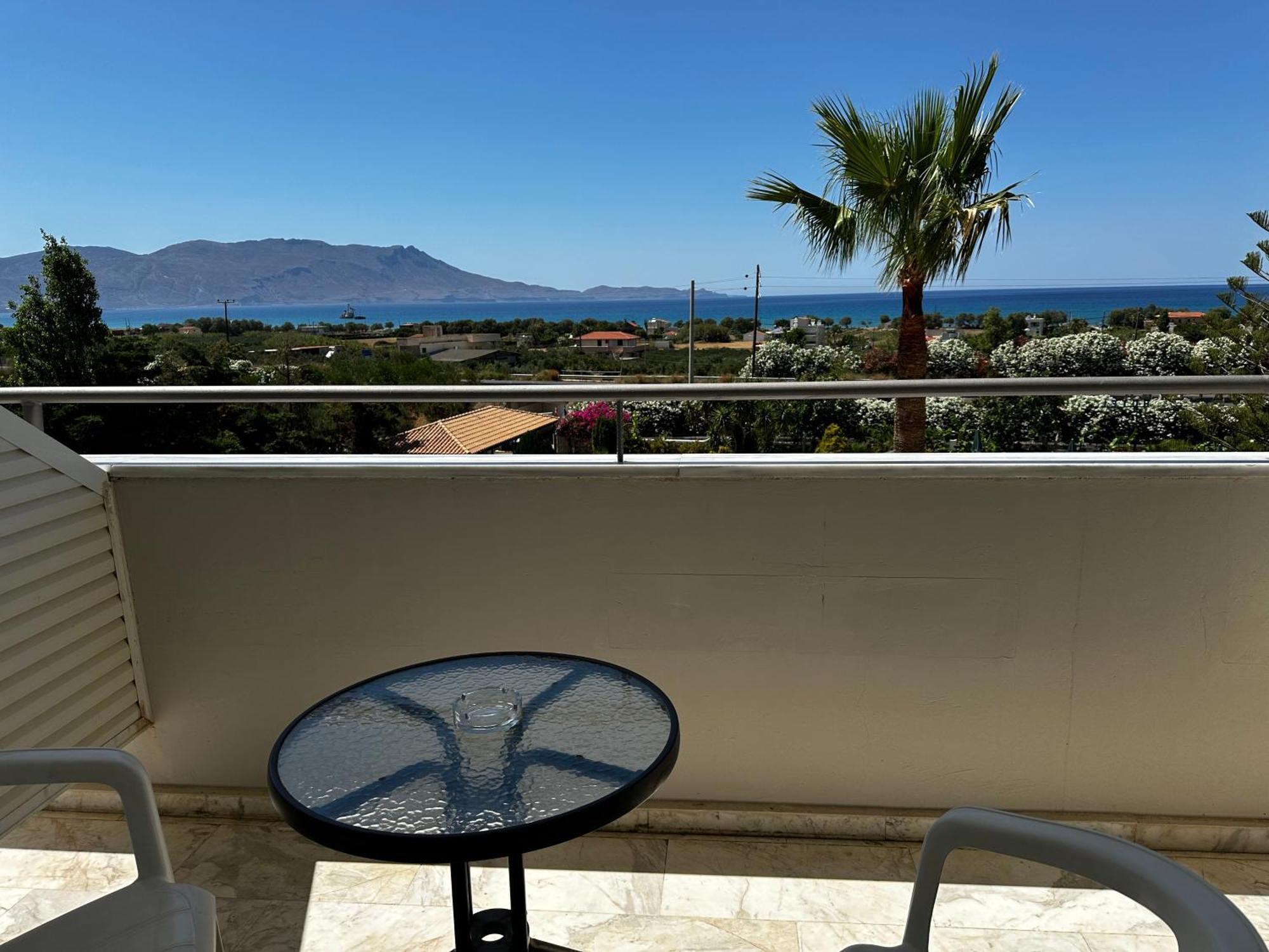 Regina Hotel Kissamos Exterior photo